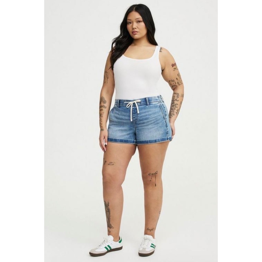 Torrid Denim Shorts Weekend 3.5 Short Super Soft Women's Size 1X Casual